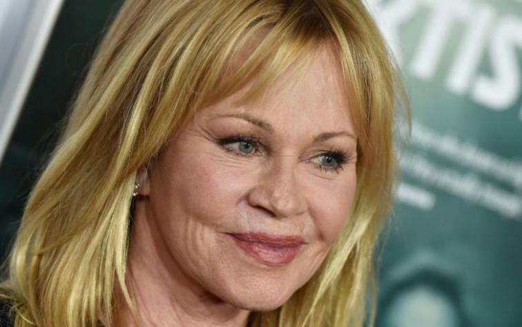 Melanie Griffith comparte foto sin maquillaje con las secuelas que le dejó el cáncer de piel en su nariz