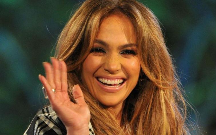 A Jennifer Lopez se le rompió un diente en pleno concierto