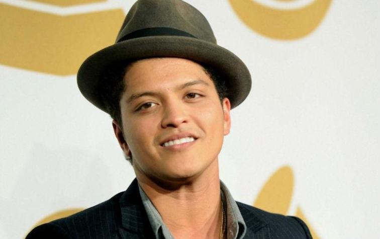 La nueva apariencia de Bruno Mars impacta a sus fans