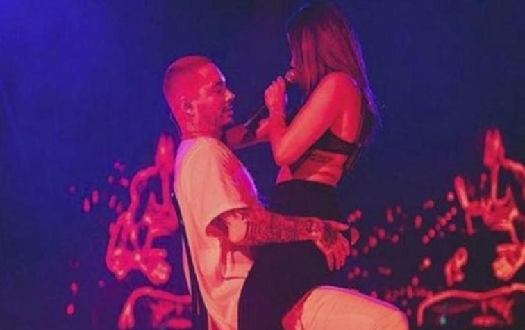 El fogoso juego arriba del escenario de J. Balvin y la cantante brasileña Anitta