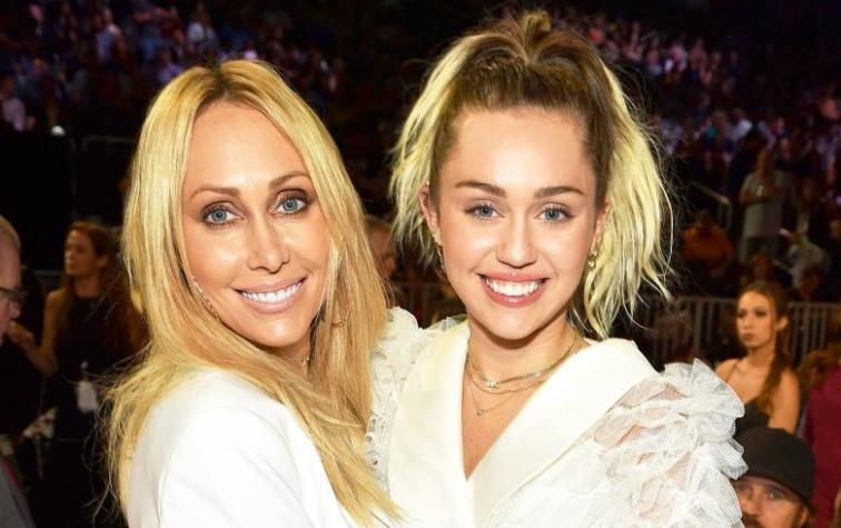 Miley Cyrus confiesa que ha vuelto a fumar marihuana y asegura que es culpa de su madre