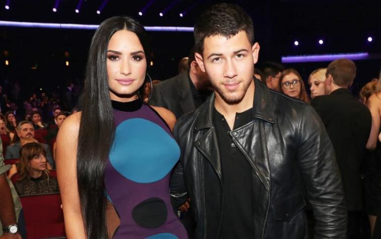 Demi Lovato está molesta con Nick Jonas por no invitarla a su matrimonio