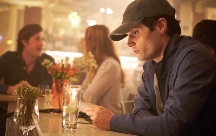 Creador de serie "You" admite estar pensando en una tercera temporada