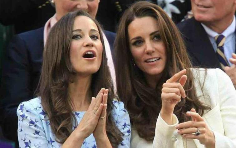 Hermana de Kate Middleton luce su figura en bikini a tres meses de dar a luz