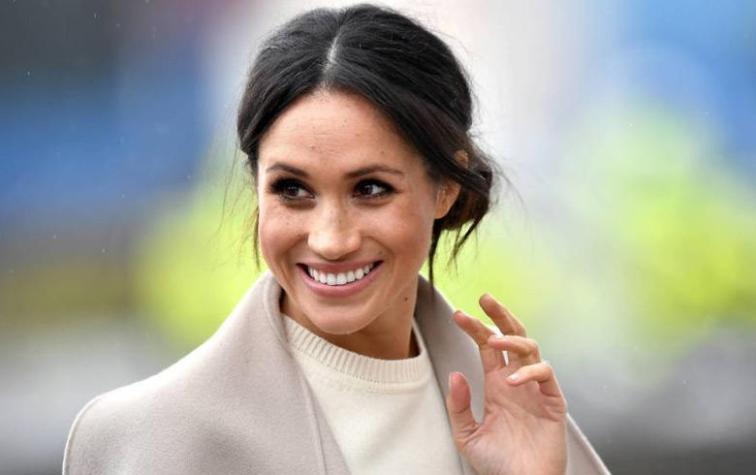 El look monocromático de Meghan Markle en el color de moda