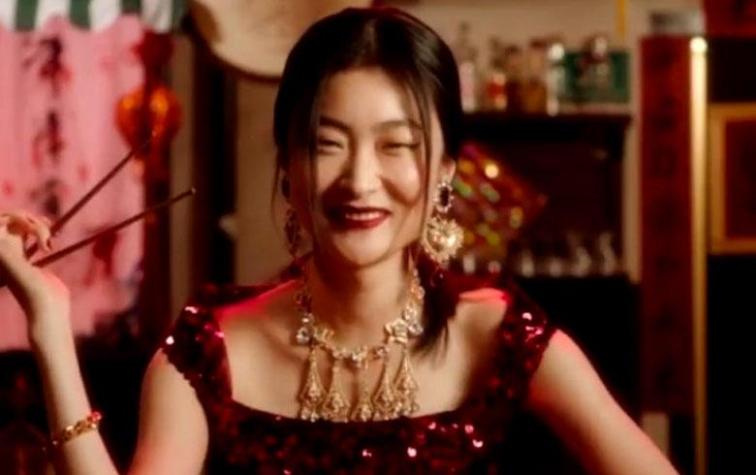 Modelo china de Dolce & Gabbana se disculpa por polémico anuncio considerado racista