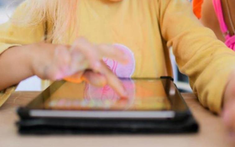 Niño de 3 años bloquea el iPad de su padre hasta 2067