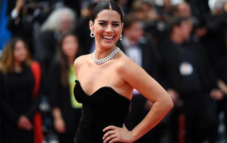 Lorenza Izzo caminó por la alfombra roja de Cannes junto a Leonardo DiCaprio y Brad Pitt