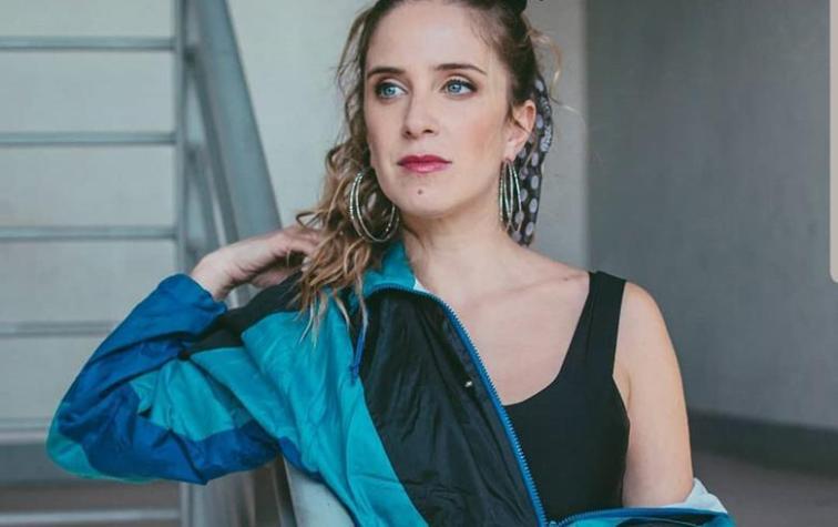 "Cuerpo latino mami": Alison Mandel luce sus curvas a lo Paloma Mami