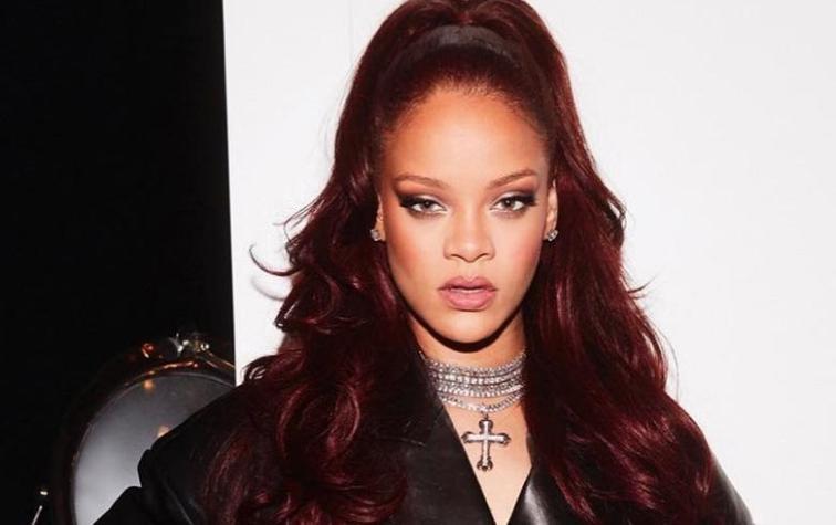 No está en Chile: Captan a Rihanna en un partido de cricket en Inglaterra