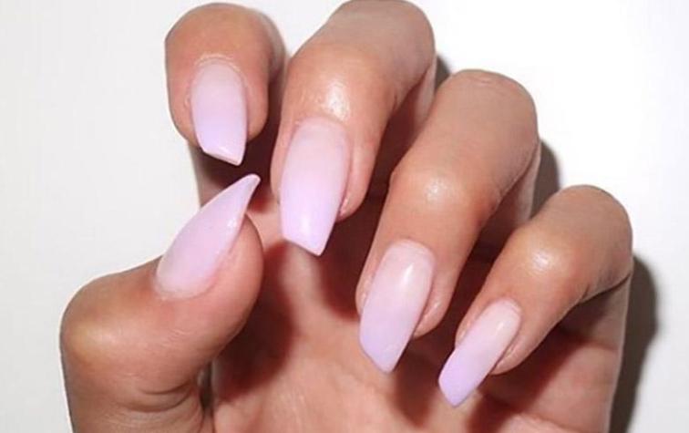 Lo nuevo en uñas: "Lipstick Nails"