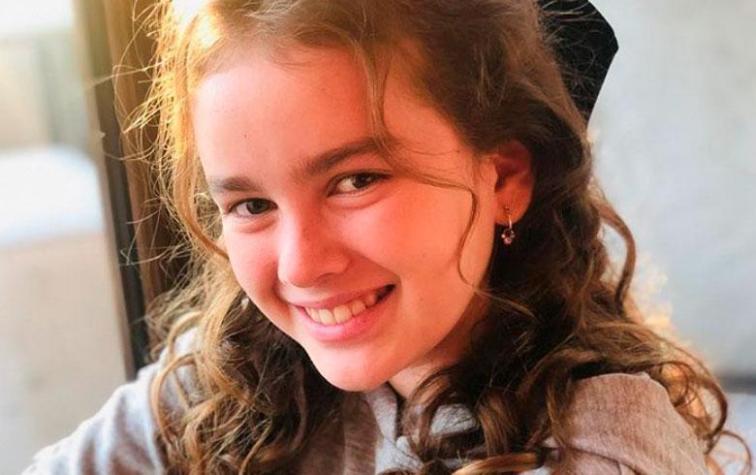 Giulia Inostroza es criticada por usar maquillaje a sus 12 años