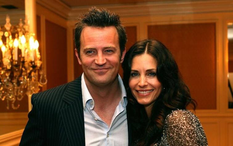 Matthew Perry “siempre ha estado enamorado de Courteney Cox”