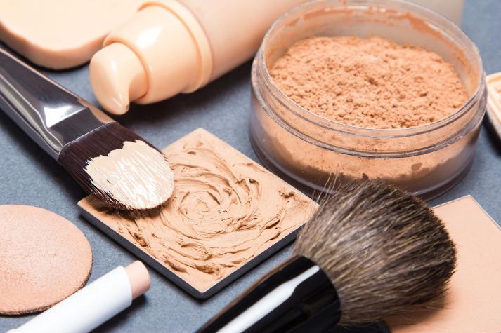 ¡No sigas perdiendo dinero! Aprende a elegir tu tono perfecto de base de maquillaje