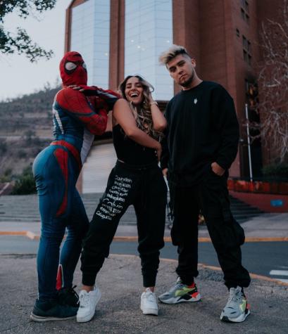 ¿Solo sabe mover el trasero? Sensual Spiderman y su coach responden a las críticas