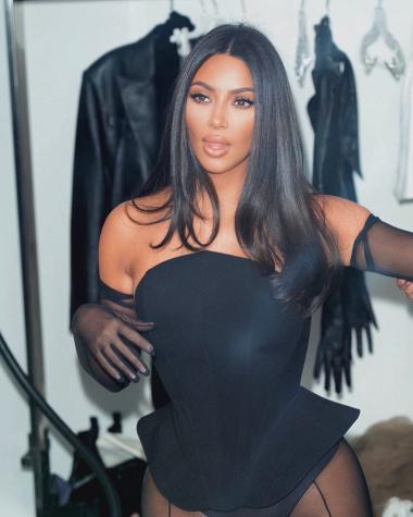 Kim Kardashian se obsesiona con el latex: Lleva 3 días usando el mismo traje