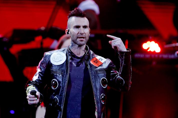 Todavía no lo olvidan: chilenos siguen llenando de comentarios el Instagram de Adam Levine