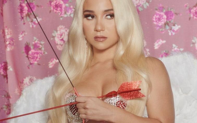 Princesa Alba propone lavarse las manos con su última canción