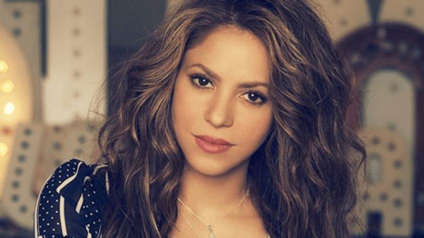 Shakira anuncia que la fábrica de su perfume producirá alcohol gel para España