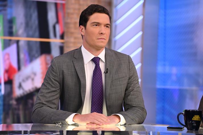 Periodista es captado sin pantalones en enlace de teletrabajo