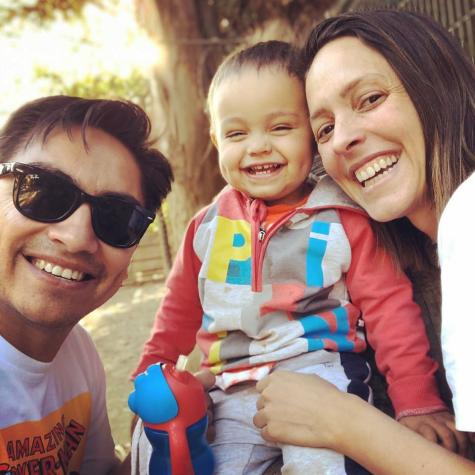 Sergio Freire construyó supermercado en casa para su hijo Lucas