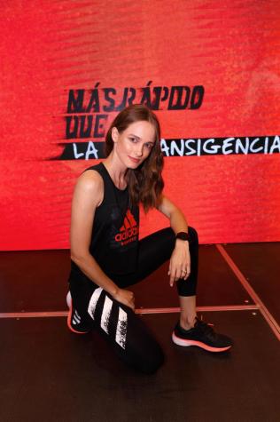 Entrena en casa y en 20 minutos con esta rutina completa de ejercicios