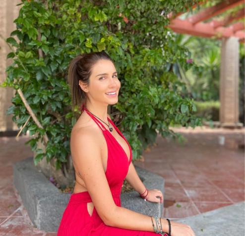 Francisca Undurraga es aplaudida por adoptar a familia gatuna