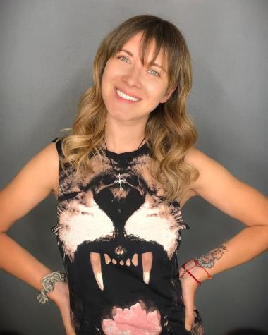 Carla Jara comparte foto de su infancia y evidencia parecido con su hijo