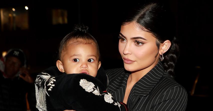 Kylie Jenner muestra el clóset de zapatos de Stormi