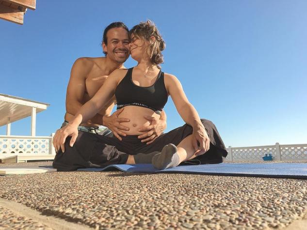 Francisco Puelles celebra el día del padre con foto de la pancita de Montserrat Ballarin