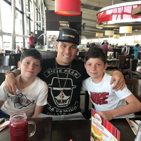 Gary Medel muestra lo grande que están sus hijos gemelos