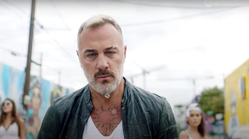 Gianluca Vacchi sorprende con baile en tacones