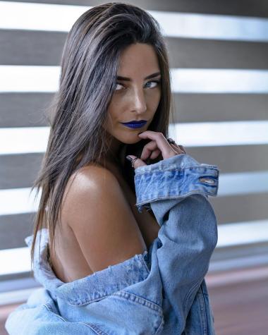 Daniela Castillo sorprende con delicado topless en Instagram