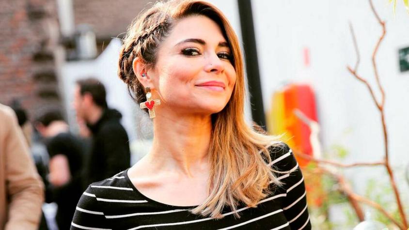 Antonella Ríos se luce con infantil mascarilla