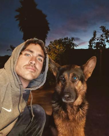 Hermano de Matías Assler saca suspiros en redes sociales como todo un galán