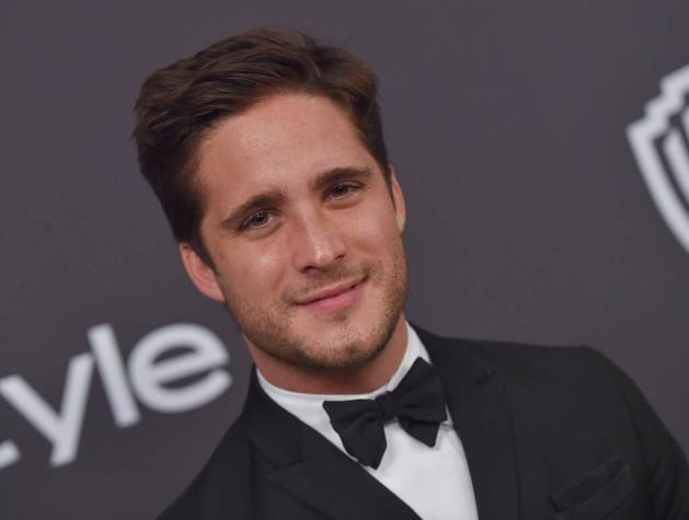 Diego Boneta posa con su hermano clon