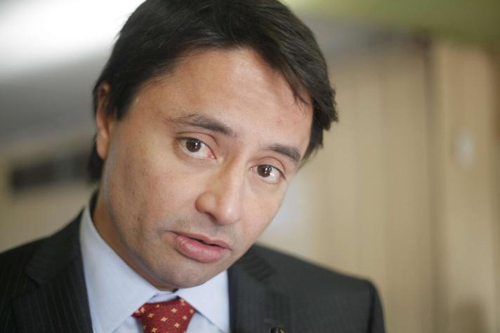 Alcalde Rodolfo Carter es foco de comentarios por su renovado aspecto