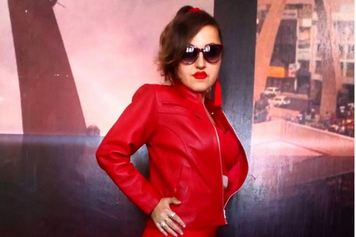 Raquel Castillo derrocha sensualidad posando en medio del desierto