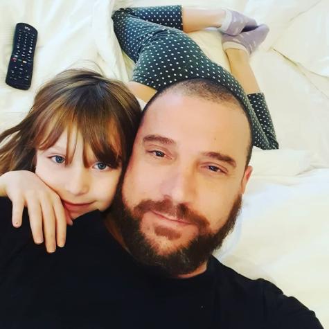 ¡Cómo unas princesas! Julián Elfenbein muestra la rosada pieza de sus hijas