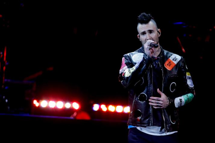 Adam Levine aún es "trolleado" por seguidores chilenos
