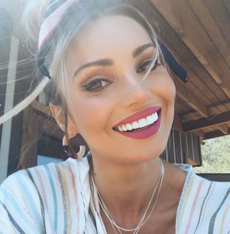 Faloon Larraguibel se luce en micro bikini de moda