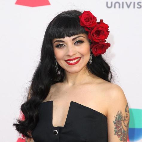 Detalle en axila de Mon Laferte genera discusión entre usuarios