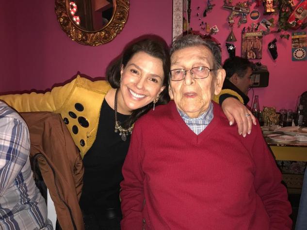 Carolina Arregui despide a su padre con emotivo homenaje