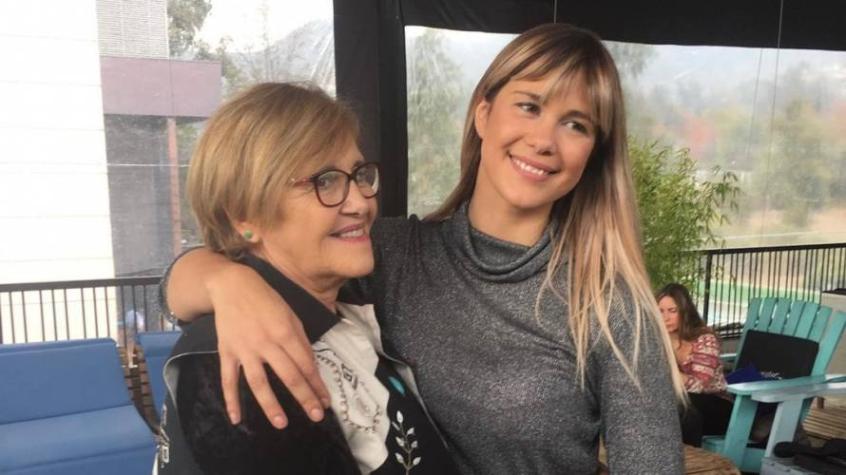 Laura Prieto recuerda a su mamá usando un vestido que le dejó antes de fallecer