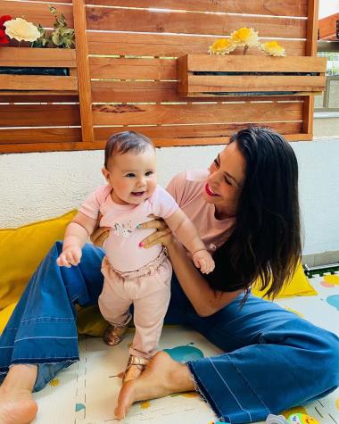 Yamna Lobos muestra a su hija con look full fashion