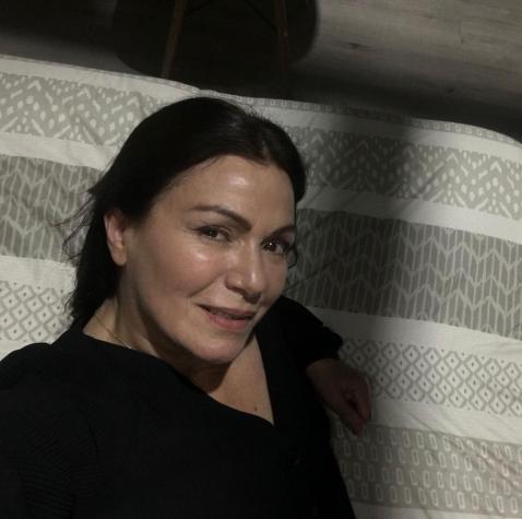 Solange Lackington promociona trabajo de su hijo músico