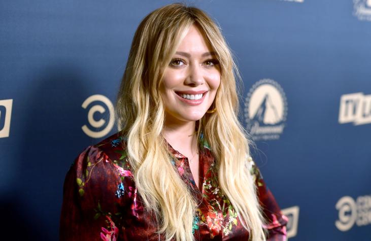 Hilary Duff presenta a su tercera bebé con íntima foto familiar