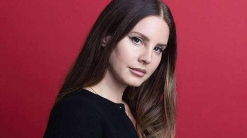 Se burlan de Lana del Rey por retoque en portada de su nuevo álbum