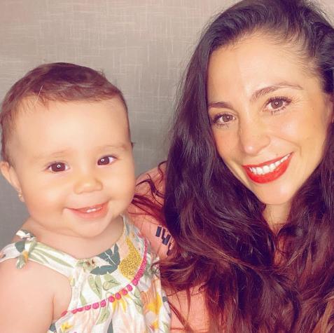 Yamna Lobos celebra los 10 meses de su hija