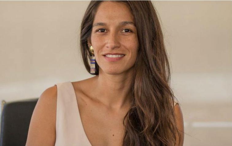 Hermana menor de Lorena Capetillo le ordena las cuentas